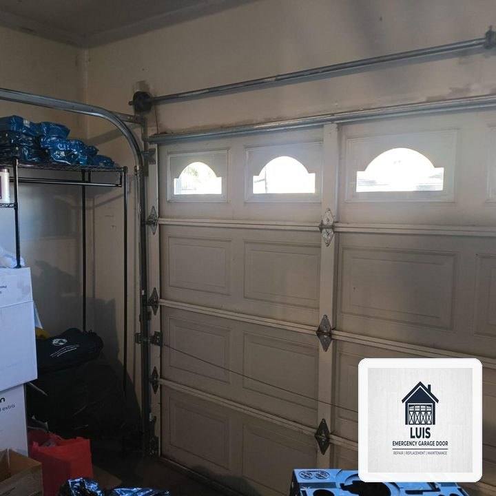 Luis Emergency Garage Door Dispatch in Rockwall (Heath Area): Heavy-Duty EPDM Perimeter & Bottom Seal Weatherproofing - Rockwall, TX